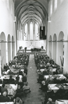 850810 Overzicht van de Janskerk (Janskerkhof) te Utrecht, met bezoekers van de Franciscaanse Landdag.